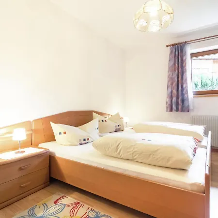 Beautiful Apartment In Kampl With Garden 施图拜河谷新施蒂夫特